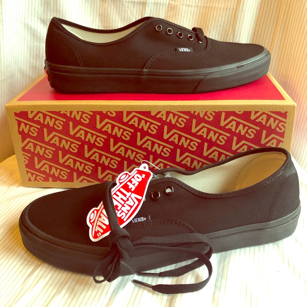 Vans Authenic All Black Sneaker